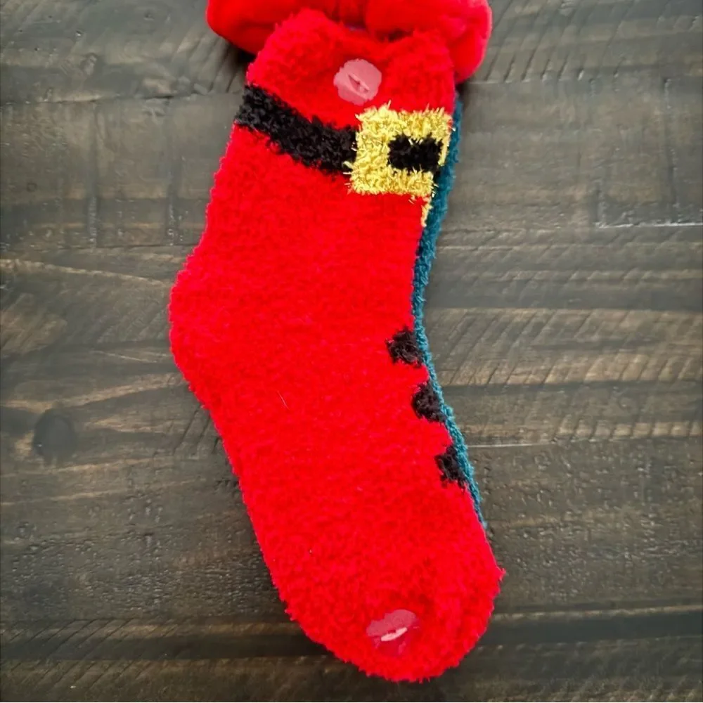 Cappelli Christmas Slipper Socks 2 pair & Scrunchie Set NWT